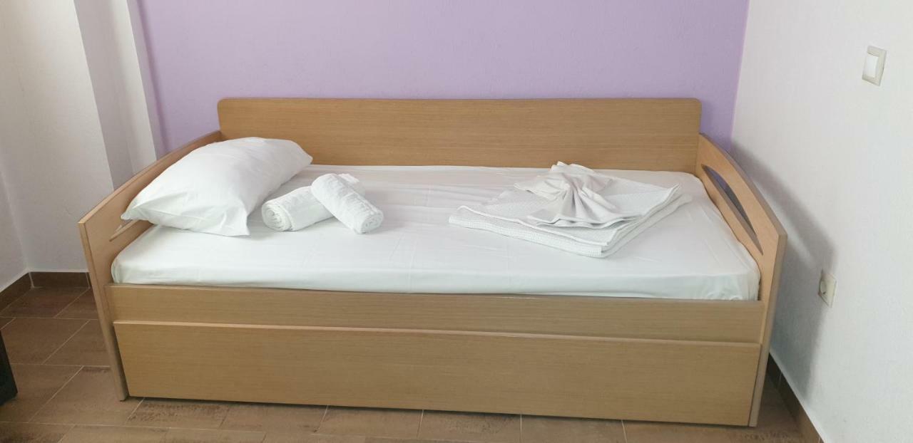 Melima Apartment Ierissos Bagian luar foto